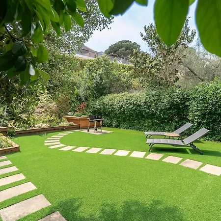 With Garden And Terrace Apartment *