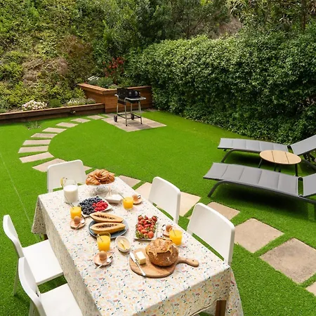 With Garden And Terrace Apartment *
