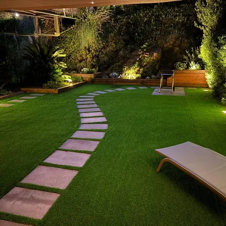 Apartment With Garden And Terrace