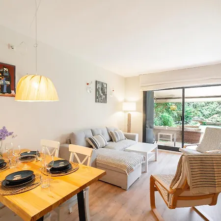 Apartment With Garden And Terrace *